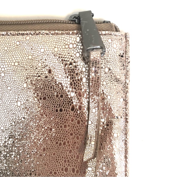 HOBO Vida Clutch Purse Wristlet Platinum Exotic Leather - Picture 4 of 8